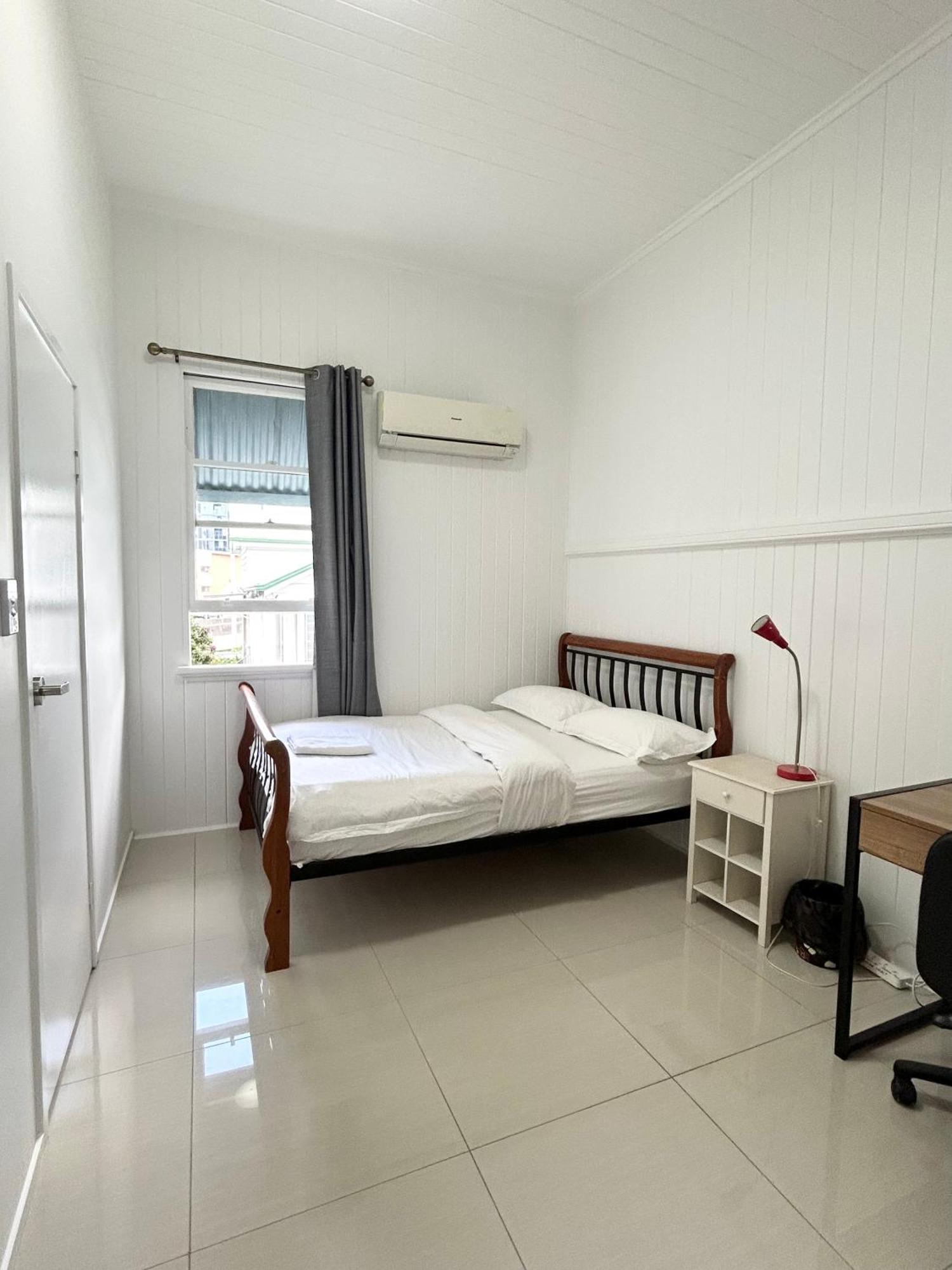 197 Shafston Ave Kangaroo Point Qld 4169 * Brisbane