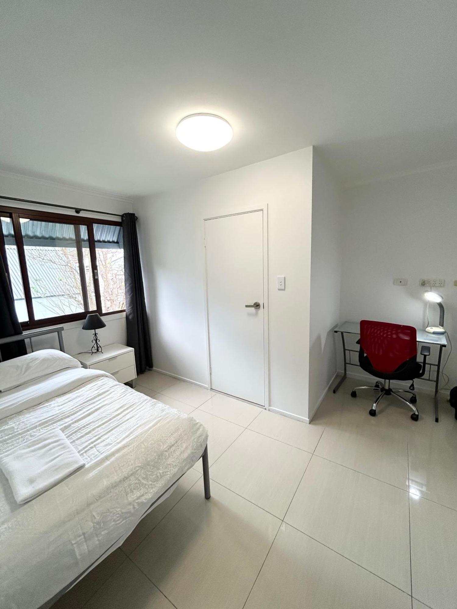 197 Shafston Ave Kangaroo Point Qld 4169 Homestay