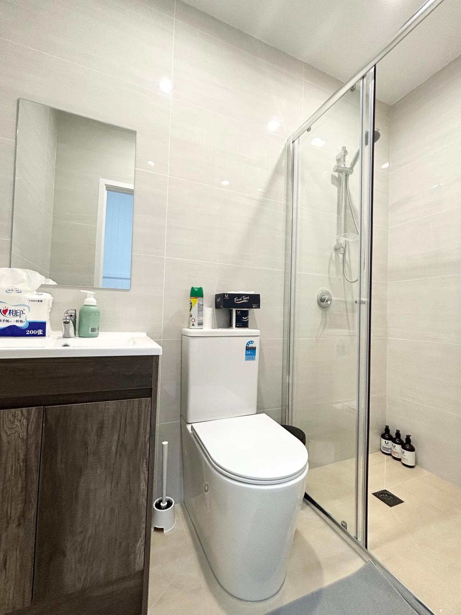 197 Shafston Ave Kangaroo Point Qld 4169 Homestay *