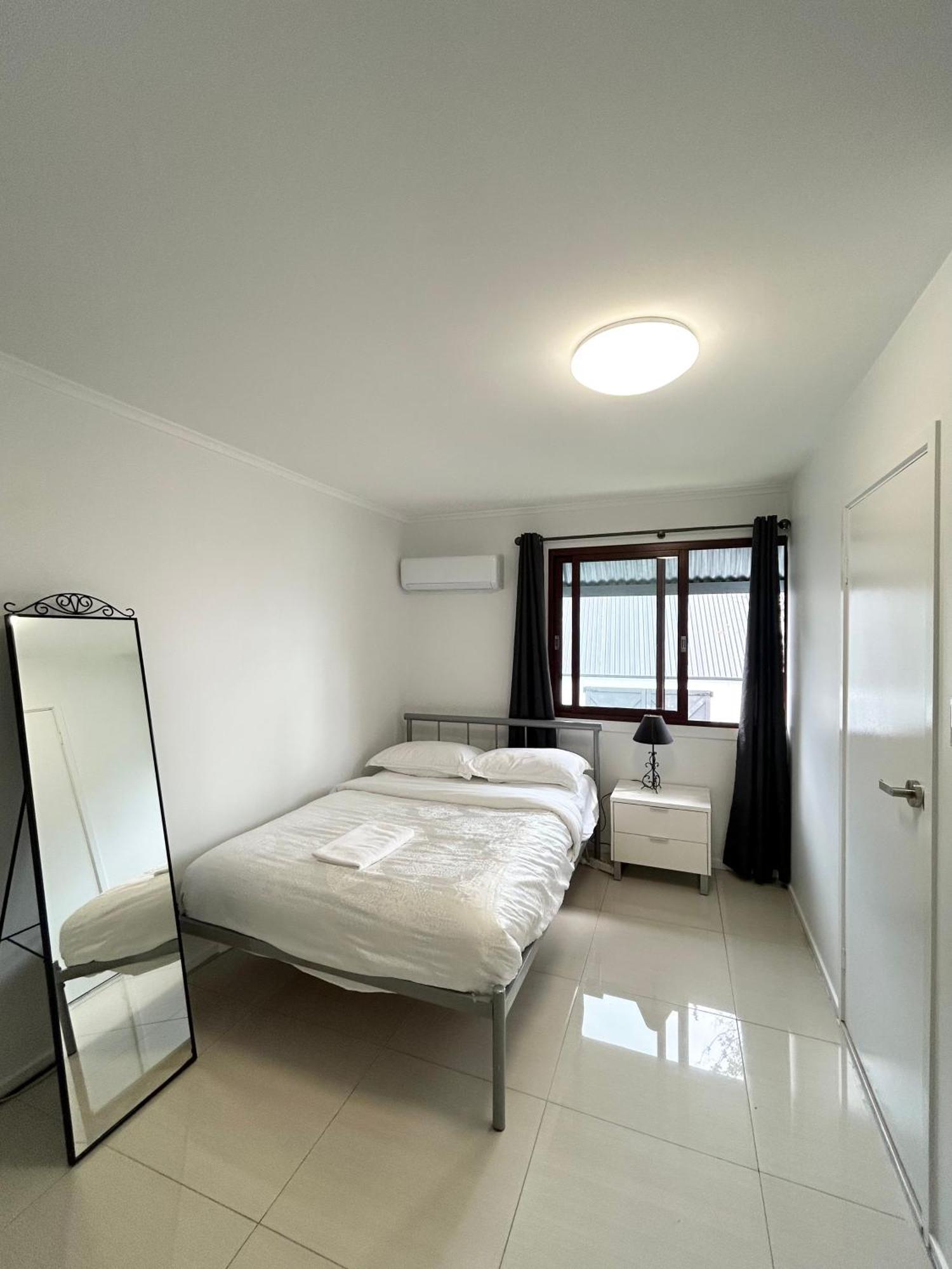 Homestay 197 Shafston Ave Kangaroo Point Qld 4169 *