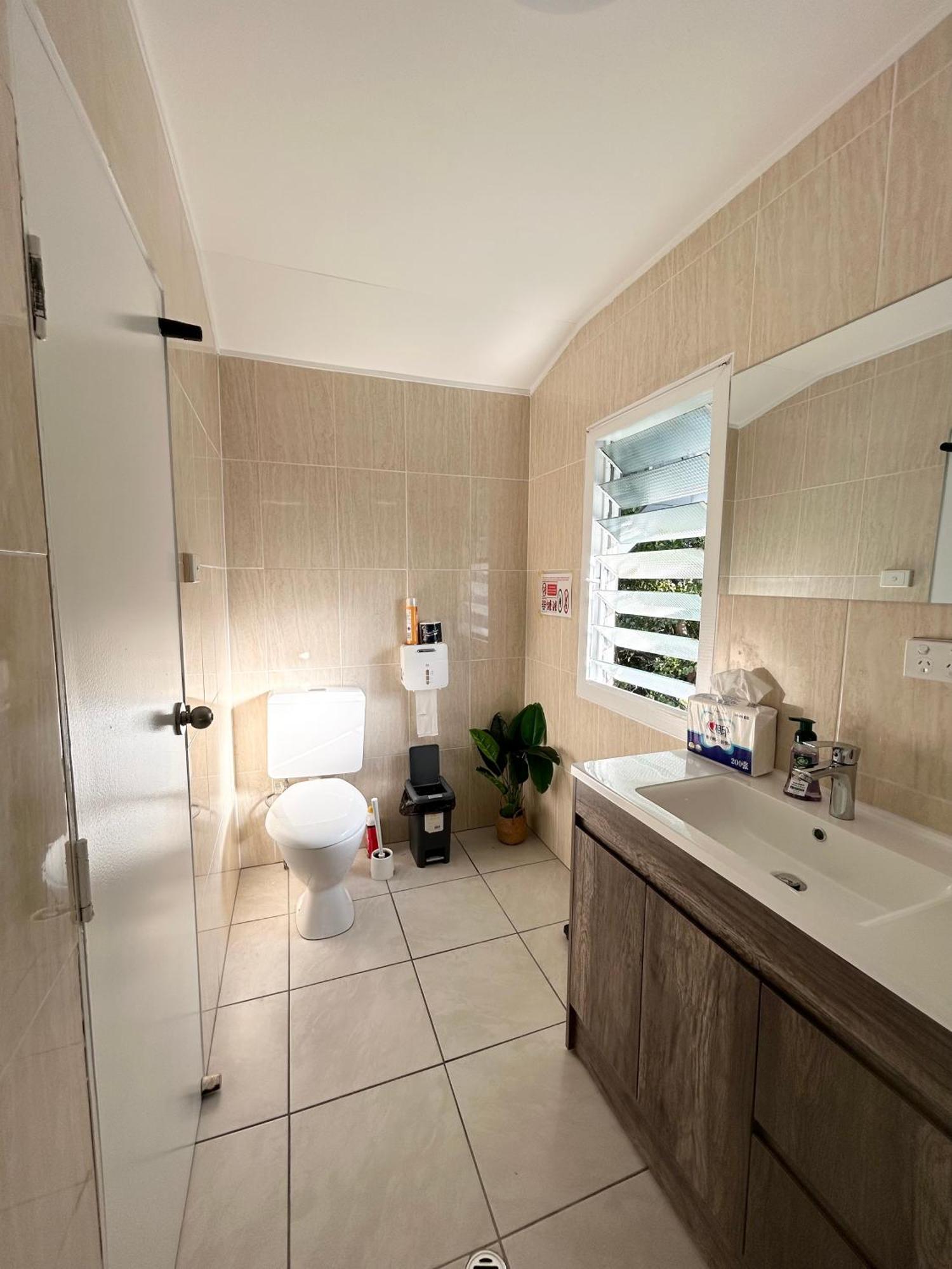 197 Shafston Ave Kangaroo Point Qld 4169 * Brisbane